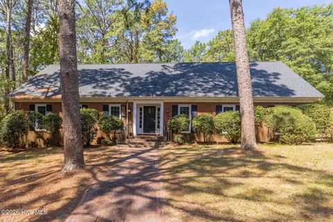 130 Cliff Rd, Southern Pines, NC 28387