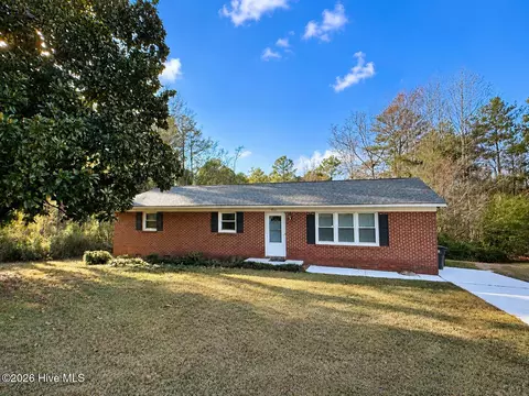201 Shaw Rd, Hamlet, NC 28345
