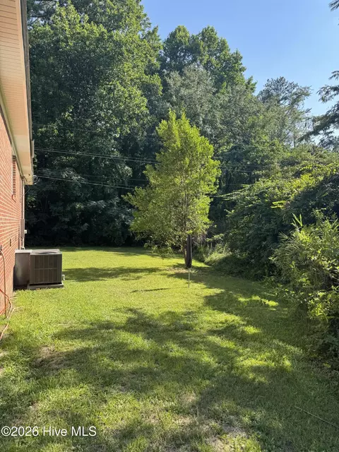 Exterior - 201 Shaw Rd, Hamlet, NC 28345 photo 3 of 4
