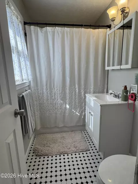 Bath - 201 Shaw Rd, Hamlet, NC 28345 photo 1 of 3