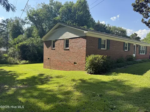 Exterior - 201 Shaw Rd, Hamlet, NC 28345 photo 4 of 4