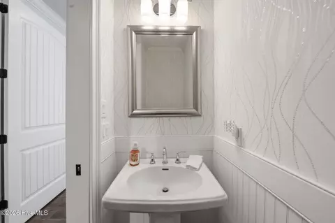 Bath - 23 Pinewild Dr, Pinehurst, NC 28374 photo 9 of 12