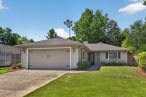 7112 Key Point Dr, Wilmington, NC 28405