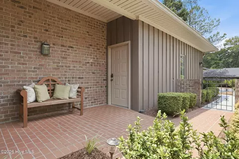 Exterior - 160 Fairway Dr, Pinehurst, NC 28374 photo 8 of 17