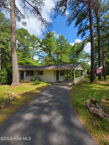 103 Edinburgh Dr, Carthage, NC 28327