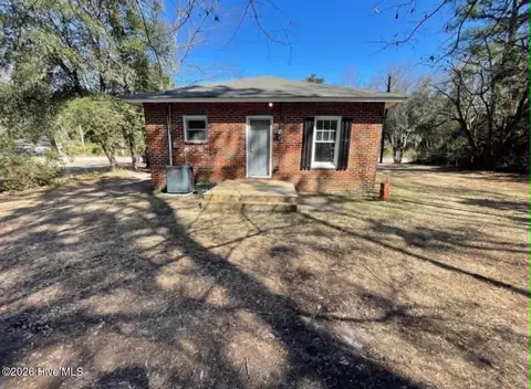 944 W Wisconsin Ave, Southern Pines, NC 28387