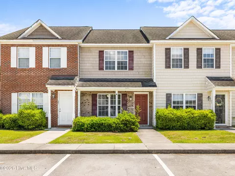 403 Springwood Dr, Jacksonville, NC 28546