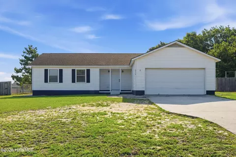519 Sand Ridge Rd, Hubert, NC 28539