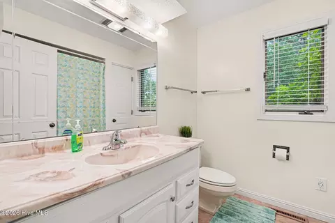Bath - 1555 Longleaf Dr E, Pinehurst, NC 28374 photo 1 of 2