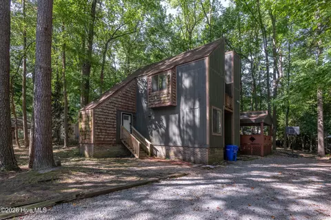 107 Tanglewood Dr, Greenville, NC 27858