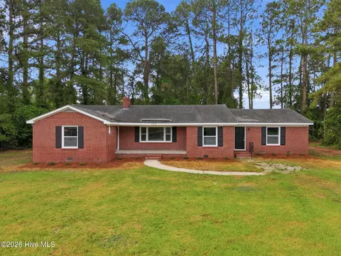 713 Tyree Rd, Kinston, NC 28504