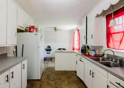 Kitchen - 303 Myrtle Ave, Hamlet, NC 28345 photo 2 of 5
