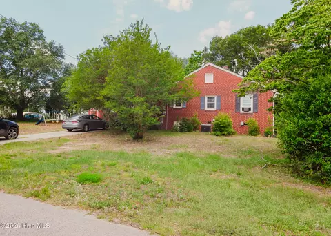 Exterior - 303 Myrtle Ave, Hamlet, NC 28345 photo 1 of 7