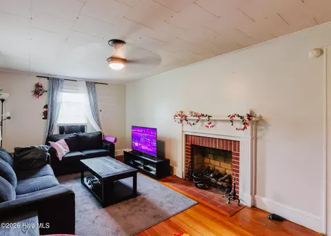 Living - 303 Myrtle Ave, Hamlet, NC 28345 photo 2 of 2
