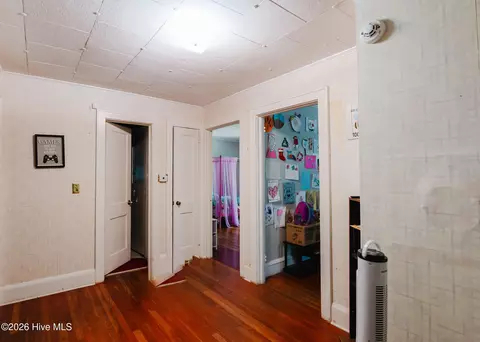 Entry Way - 303 Myrtle Ave, Hamlet, NC 28345 photo 1 of 1