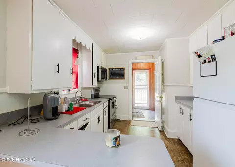 Kitchen - 303 Myrtle Ave, Hamlet, NC 28345 photo 3 of 5