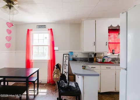 Kitchen - 303 Myrtle Ave, Hamlet, NC 28345 photo 5 of 5
