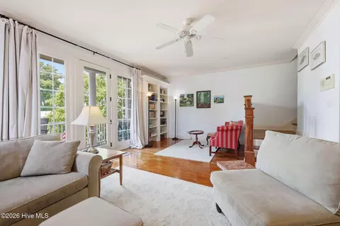 Living - 744 E Front St, New Bern, NC 28560 photo 2 of 5