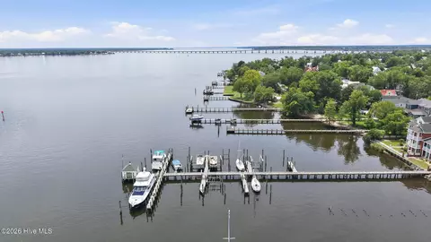 View/Area - 744 E Front St, New Bern, NC 28560 photo 10 of 12