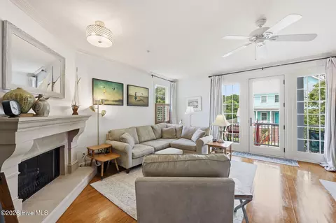 Living - 744 E Front St, New Bern, NC 28560 photo 1 of 5