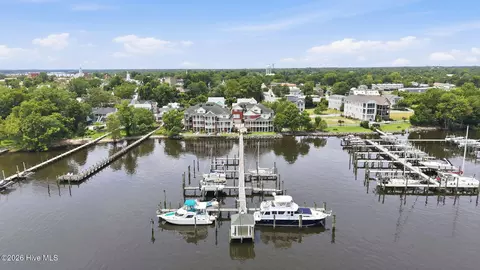 View/Area - 744 E Front St, New Bern, NC 28560 photo 8 of 12
