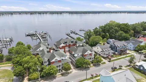 View/Area - 744 E Front St, New Bern, NC 28560 photo 2 of 12