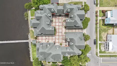 View/Area - 744 E Front St, New Bern, NC 28560 photo 6 of 12