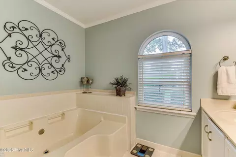 Bath - 4624 Sheffield Dr, Evans, GA 30809 photo 3 of 6