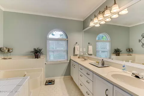 Bath - 4624 Sheffield Dr, Evans, GA 30809 photo 1 of 6