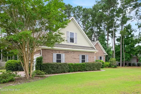 Exterior - 330 Crown Pointe Dr, Hampstead, NC 28443 photo 1 of 12