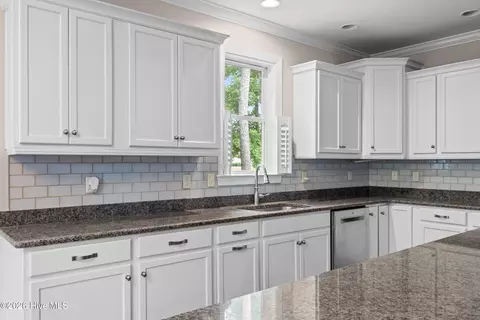 Kitchen - 330 Crown Pointe Dr, Hampstead, NC 28443 photo 3 of 3