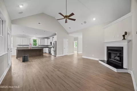 Living - 330 Crown Pointe Dr, Hampstead, NC 28443 photo 2 of 3