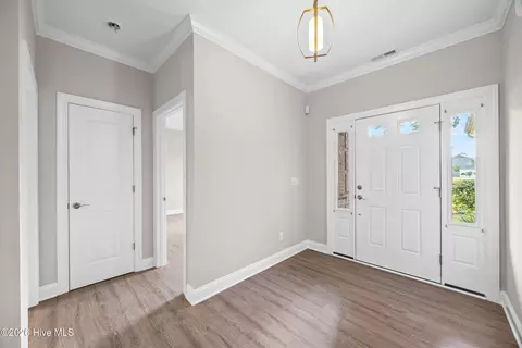 Entry Way - 330 Crown Pointe Dr, Hampstead, NC 28443 photo 1 of 7