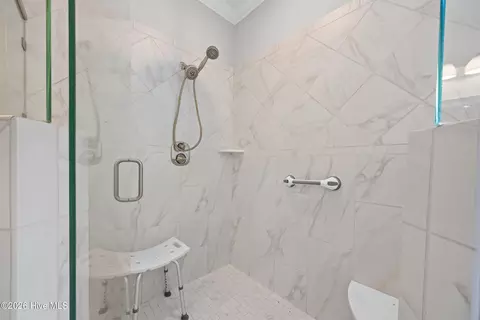 Bath - 330 Crown Pointe Dr, Hampstead, NC 28443 photo 4 of 6