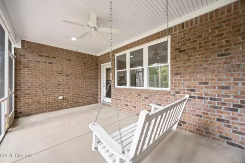 Exterior - 330 Crown Pointe Dr, Hampstead, NC 28443 photo 7 of 12