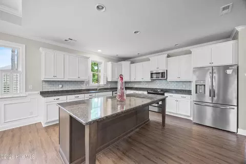Kitchen - 330 Crown Pointe Dr, Hampstead, NC 28443 photo 2 of 3