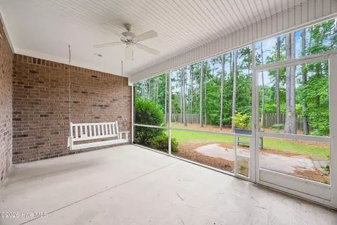 Exterior - 330 Crown Pointe Dr, Hampstead, NC 28443 photo 5 of 12