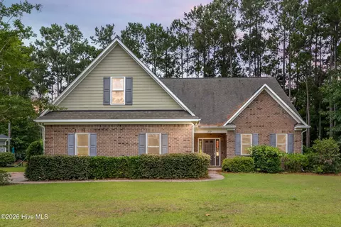 330 Crown Pointe Dr, Hampstead, NC 28443