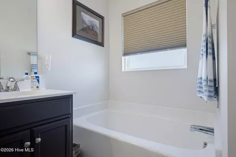 Bath - 405 Silverstone Pl, Hubert, NC 28539 photo 2 of 3