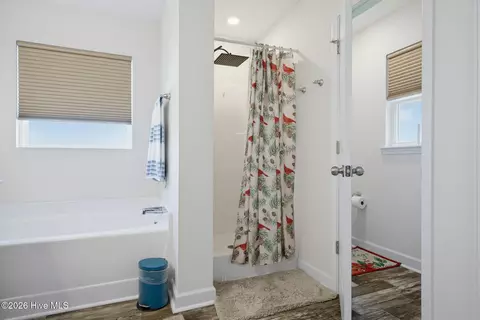 Bath - 405 Silverstone Pl, Hubert, NC 28539 photo 1 of 3