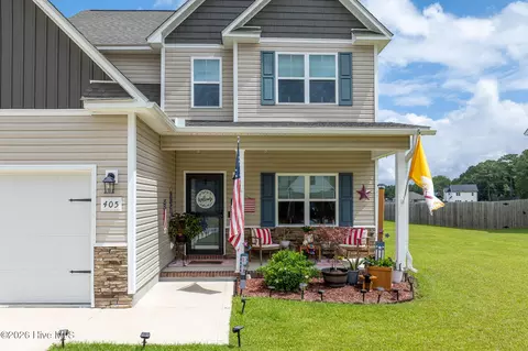 Exterior - 405 Silverstone Pl, Hubert, NC 28539 photo 1 of 5