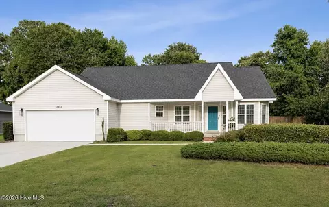 2002 Joslyn Dr, Morehead City, NC 28557