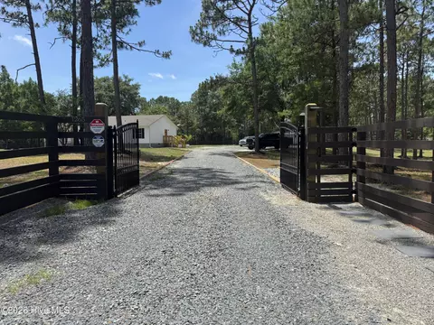 1265 Gilbert Rd SE, Bolivia, NC 28422