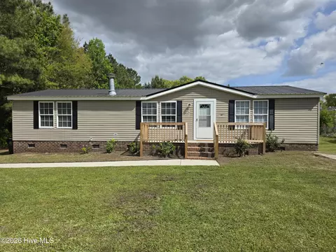 361 Fowler Manning Rd, Richlands, NC 28574