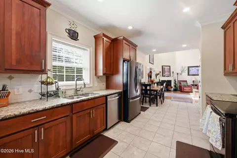 Kitchen - 6 Regal Way, Pinehurst, NC 28374 photo 4 of 4