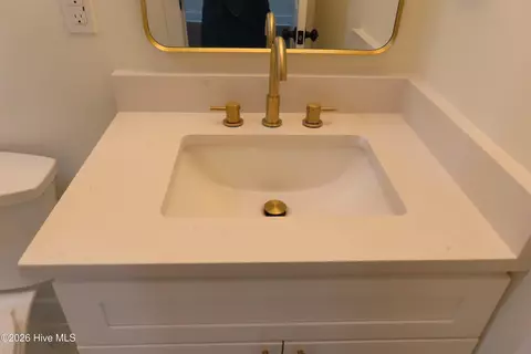 Bath - 237 E Vineland Rd, Augusta, GA 30904 photo 6 of 6