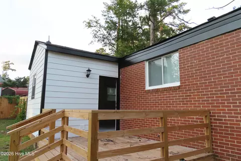 Exterior - 237 E Vineland Rd, Augusta, GA 30904 photo 3 of 3