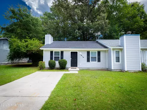 414 Cedar Creek Dr, Jacksonville, NC 28540
