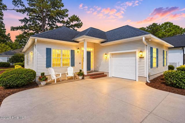 8879 Nottoway Ave NW, Calabash, NC 28467