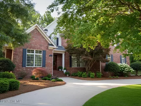 815 Kensington Dr, Greenville, NC 27858